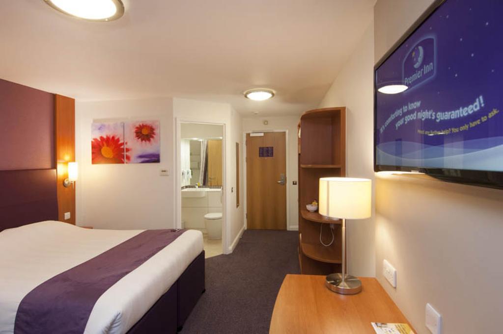 Premier Inn Newcastle - Gosforth/แครมลิงตัน ภายนอก รูปภาพ