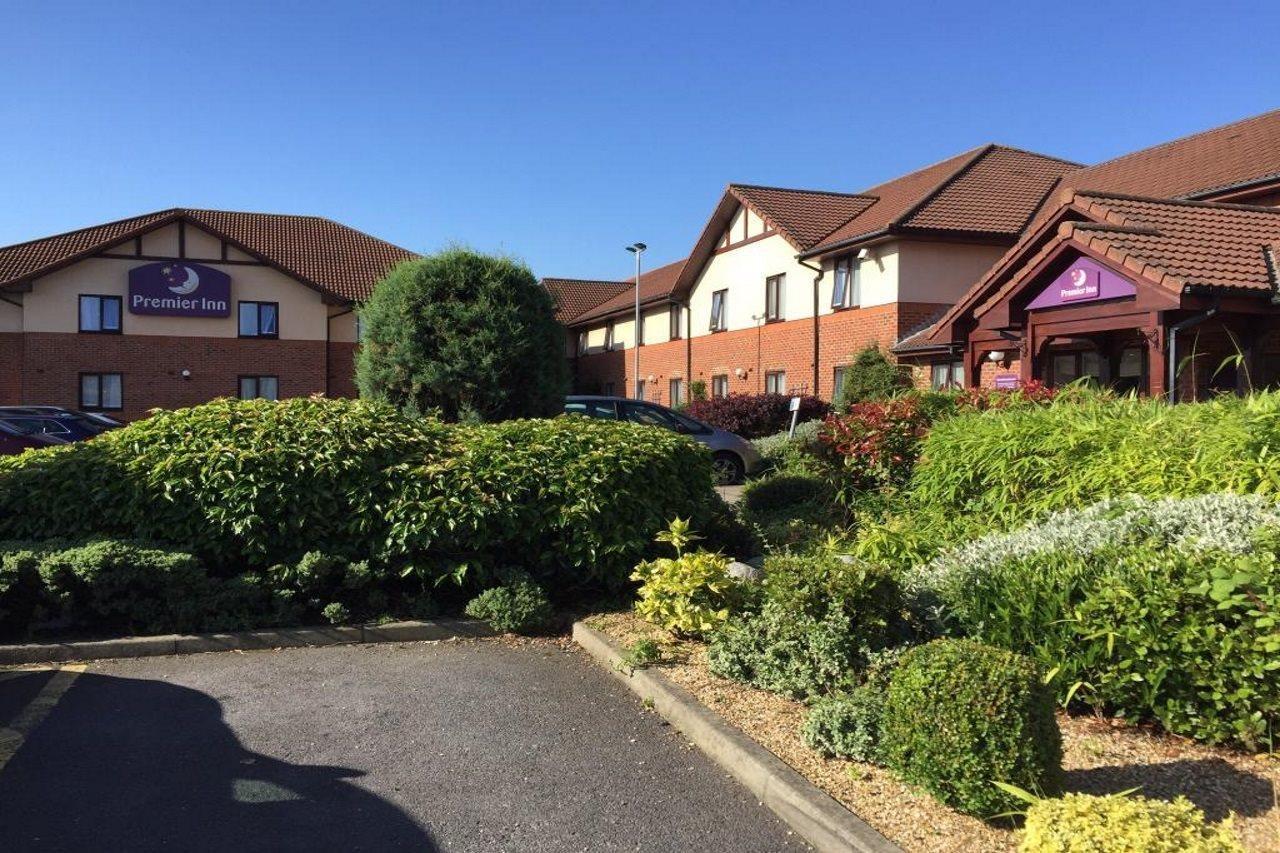 Premier Inn Newcastle - Gosforth/แครมลิงตัน ภายนอก รูปภาพ